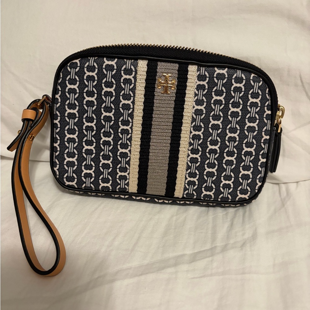 Tory Burch Black and Cream Wristlet
